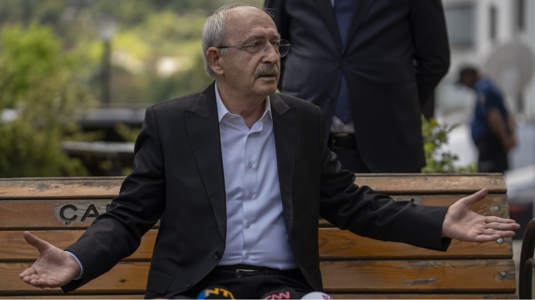 Kılıçdaroğlu Konuşurken Partiden İstifa Şoku