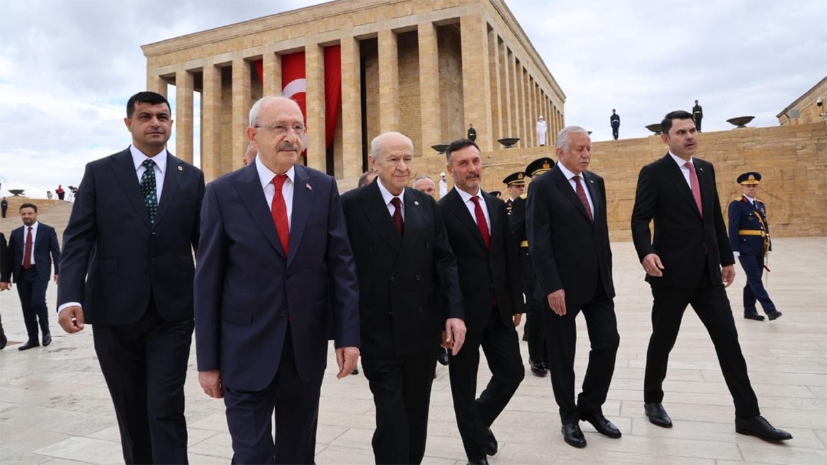 Kılıçdaroğlu, Üç Yıl Sonra Resmi Törene Katıldı