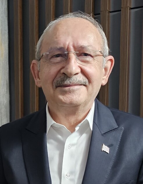 Kılıçdaroğlu Yıllar Sonra Grup Kürsüsünde Gül Yağmuruyla Karşılandı