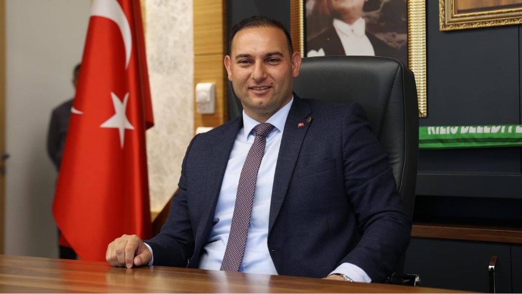 Kilis Belediye Başkanı Hakan Bilecen'in AK Parti'ye Geçiş İddiaları