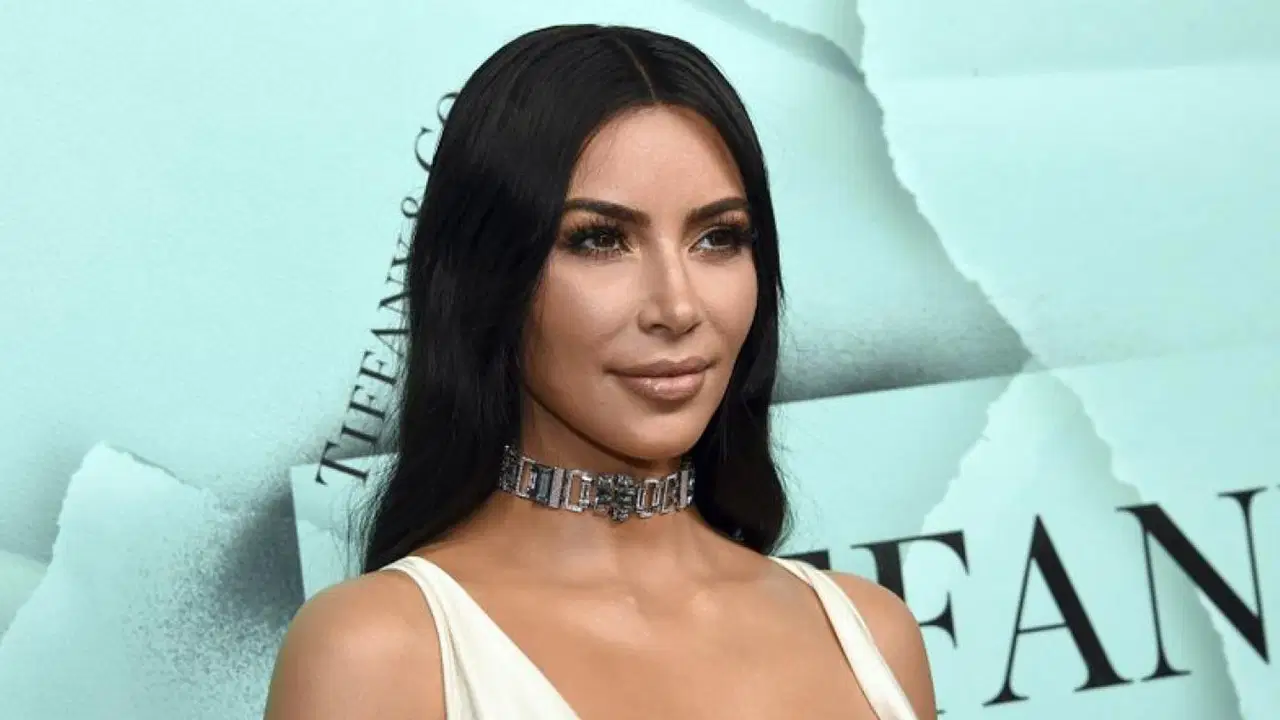 Kim Kardashian'ın Malikanesine Hırsız Girdi: Lüks Araçla Kaçma Girişimi