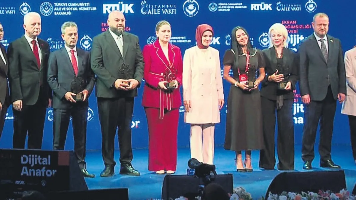 Kim Milyoner Olmak İster’e 'Aile ve Çocuk Dostu' ödülü
