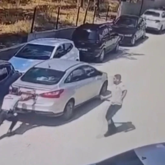 Kırıkhan'da El Freni Unutulan Otomobili Güvenlik Görevlileri Durdurdu