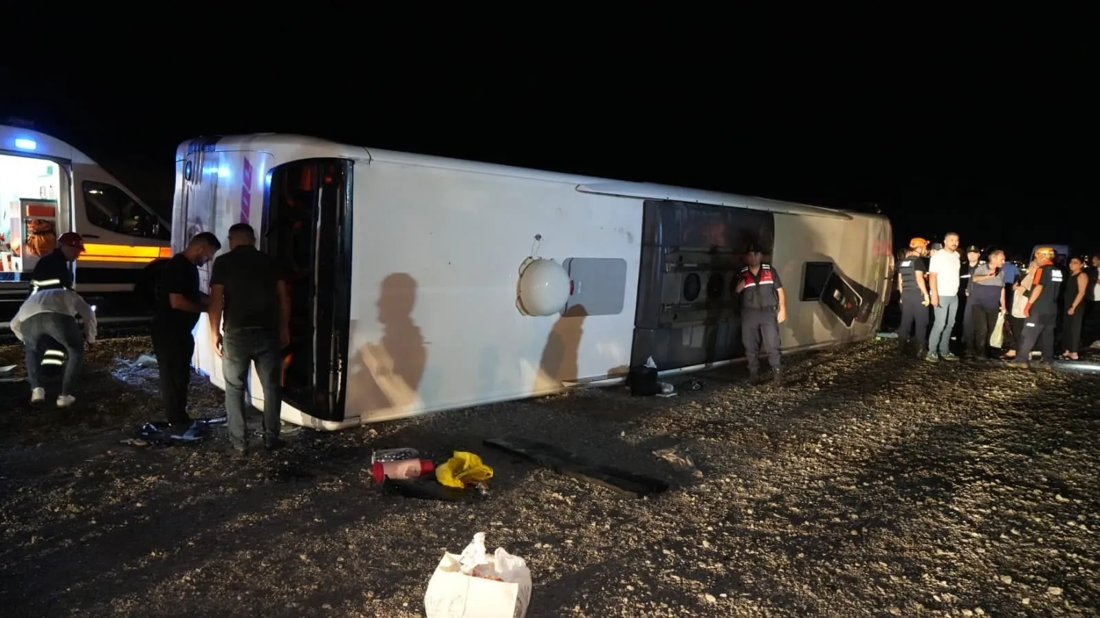 Kırıkkale'de yağış otobüsü devirdi: 29 yaralı