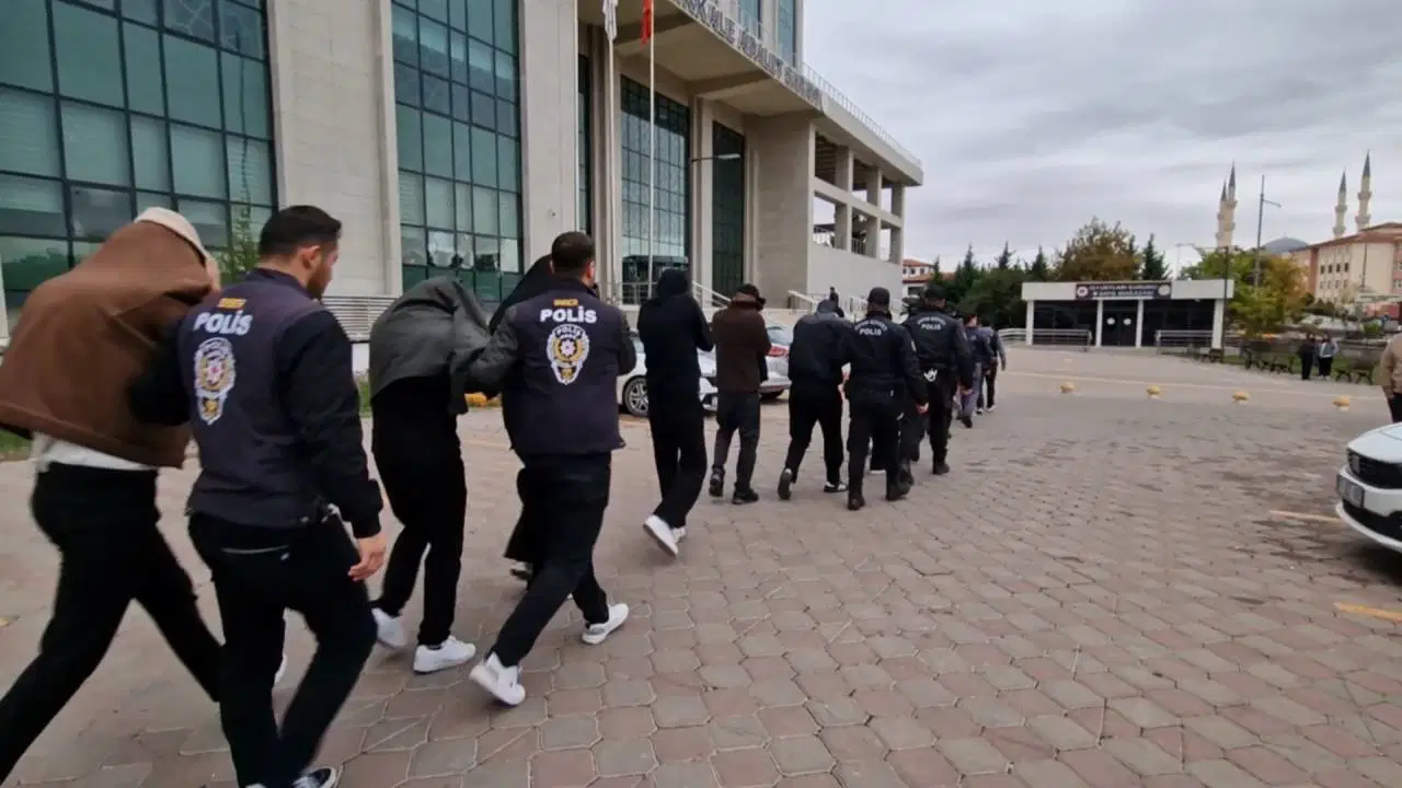 Kırıkkale'de Yasa Dışı Bahis Operasyonu: 17 Şüpheli Adliyede