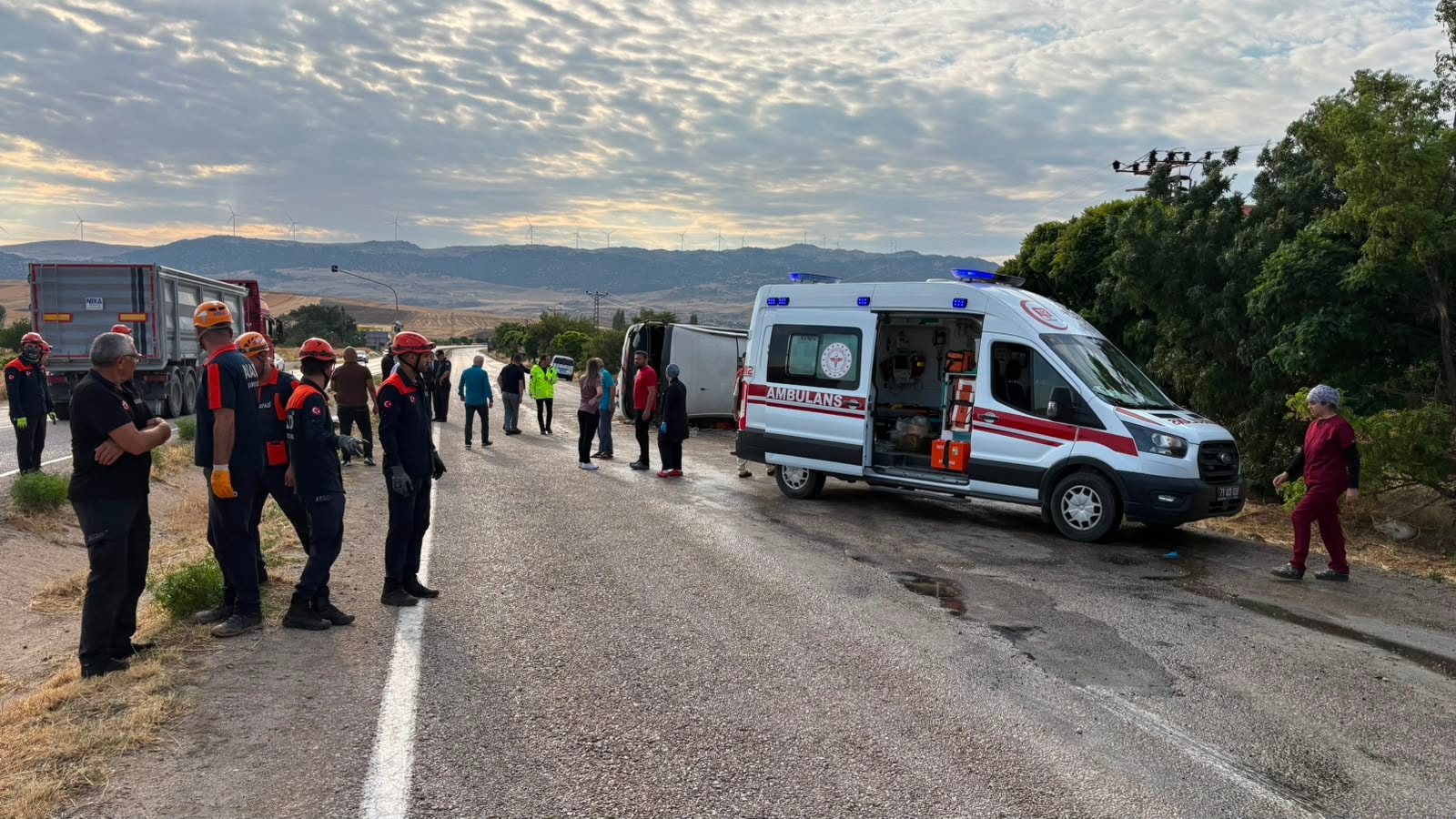 Kırıkkale'de yolcu otobüsü devrildi: 41 yaralı, 3'ü ağır