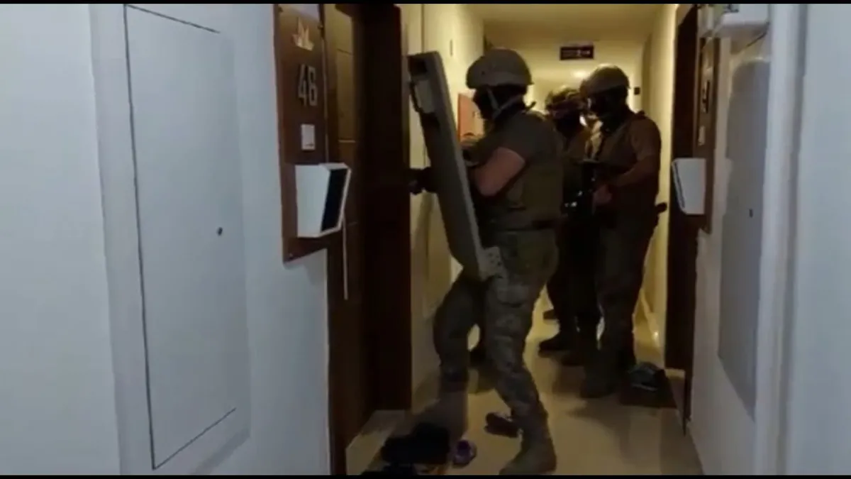 Kırmızı bültenle aranan suç örgütüne 7 ilde operasyon: 54 şüpheli gözaltında