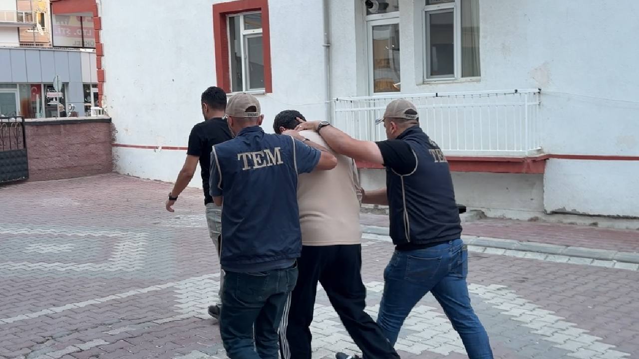 Kırmızı Bültenle Aranan Terör Şüphelisi Kırşehir'de Yakalandı