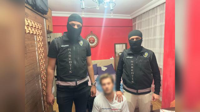 Kırmızı Bültenle Aranan Uyuşturucu Şüphelisi İstanbul'da Yakalandı