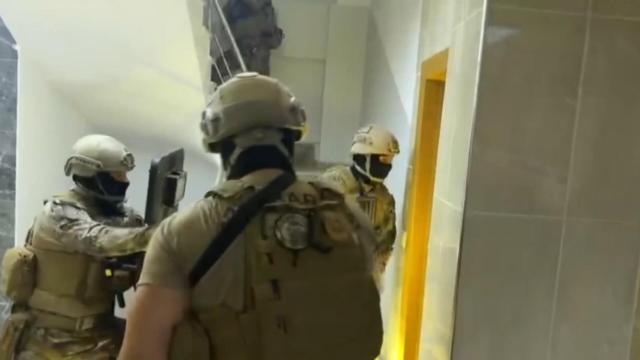 Kırmızı bültenle arananların da olduğu suç örgütlerine operasyon: 28 gözaltı