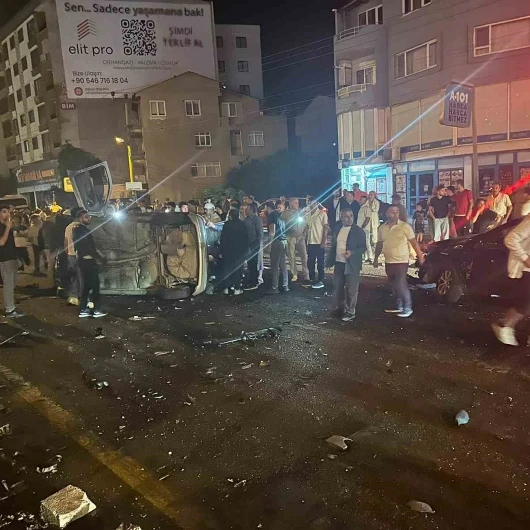 Kırmızı Işık İhlali Bursa'da Faciaya Neden Oldu: 1'i Ağır 5 Yaralı
