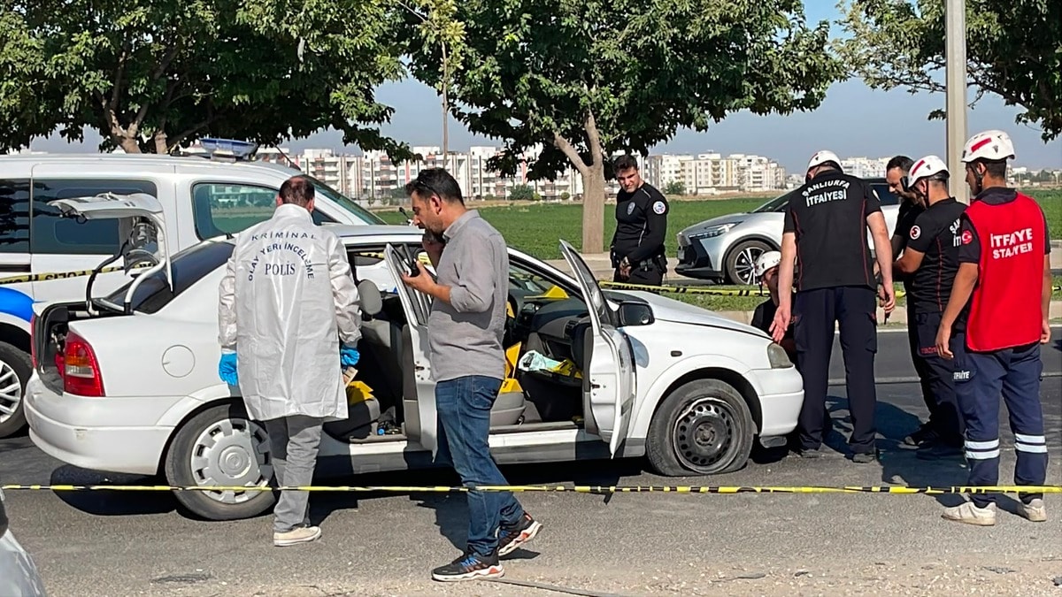 Kırmızı Işıkta Silahlı Saldırı: 1 Ölü, 2 Yaralı