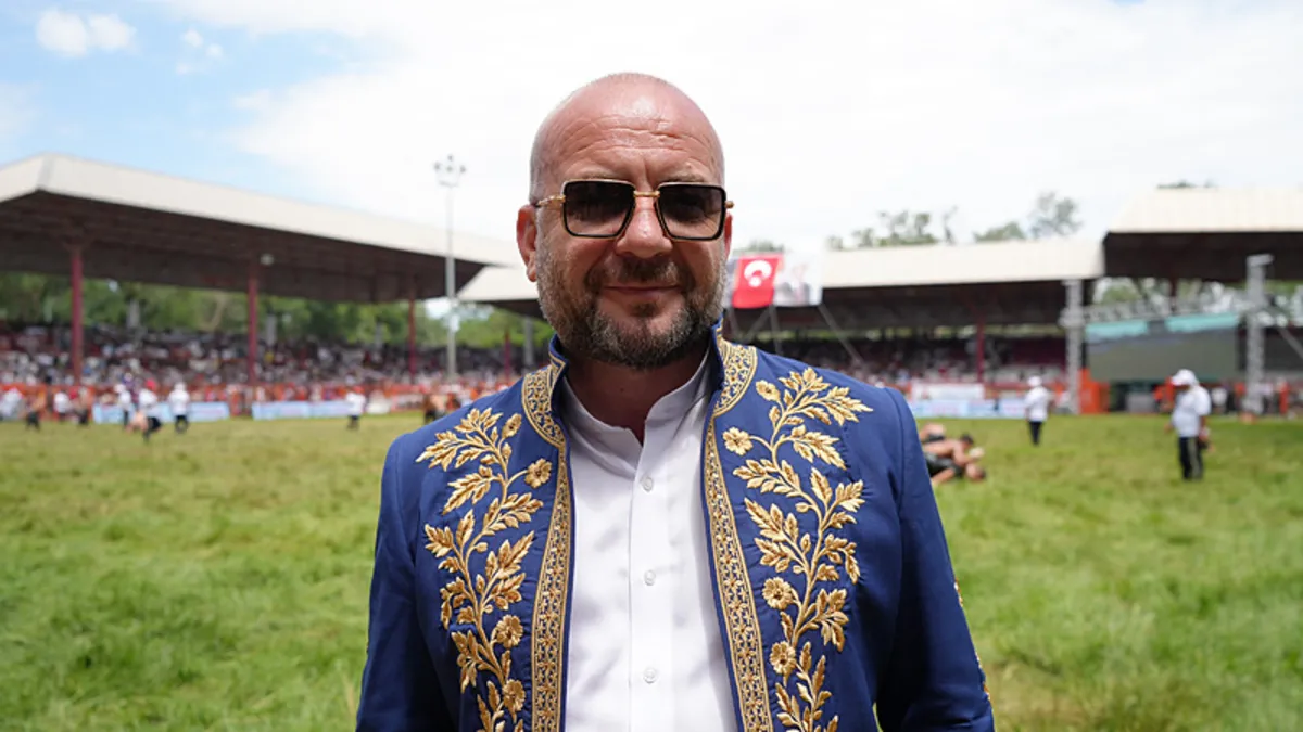 Kırkpınar ağası Ufuk Özünlü genç pehlivanlara yemek verdi