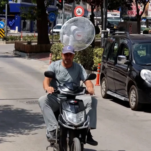 Kırşehir'de Sıcak Hava İsyanı: Motosiklete Vantilatör Taktı