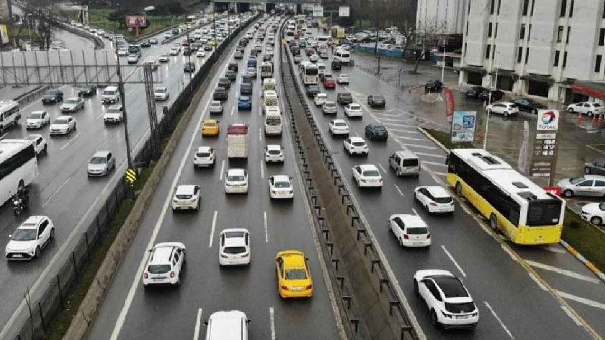 Kış Lastiği Zorunluluğu İçin Son 1 Ay: Sürücülere Uyarı