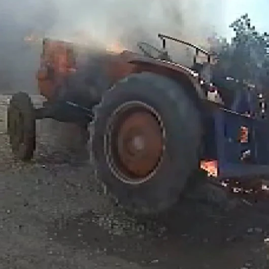 Kısa Devre Yapan Traktör Kendi Kendine Çalışıp Yangına Neden Oldu