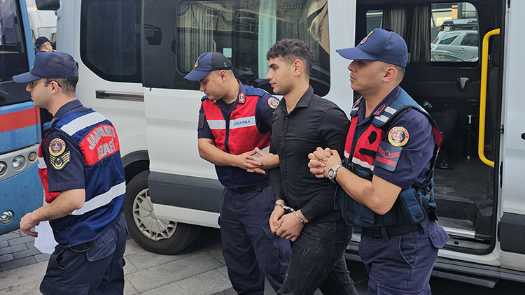 Kız Arkadaşı Takip İsteği Yüzünden Bıçaklı Cinayet