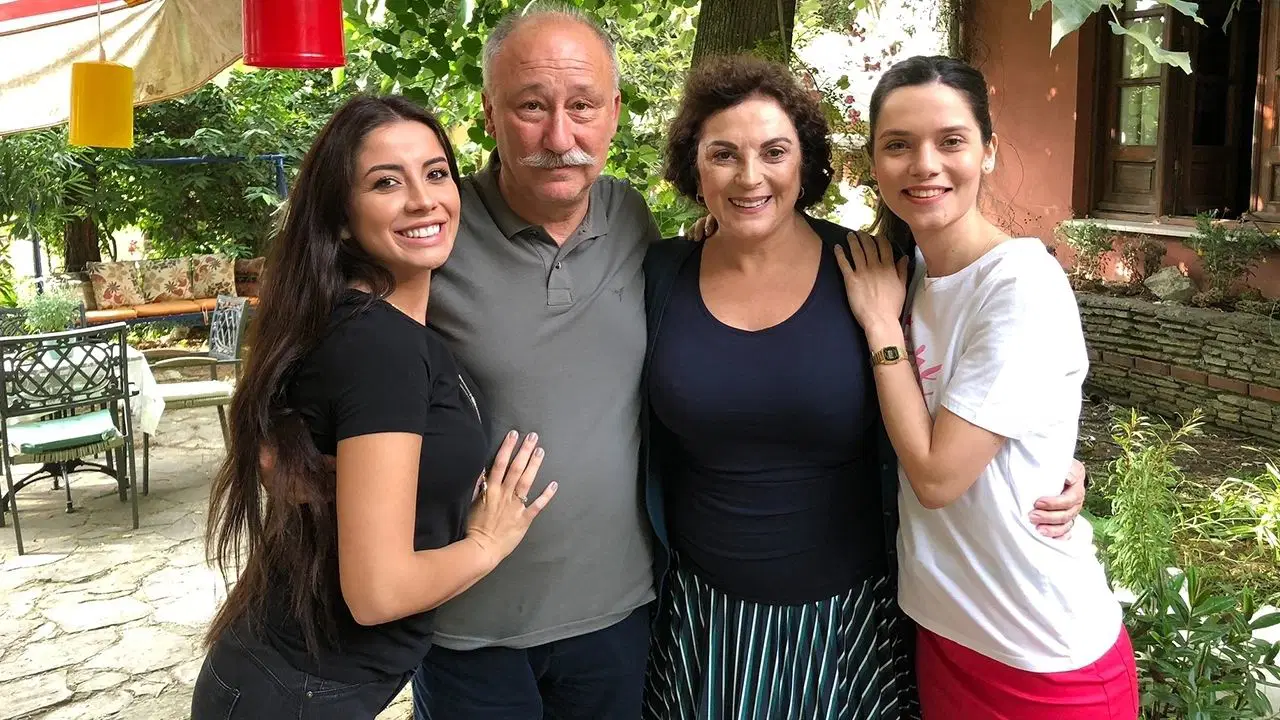 Kız Babası Filminde Baba-Kız İlişkisi ve Oyuncu Kadrosu