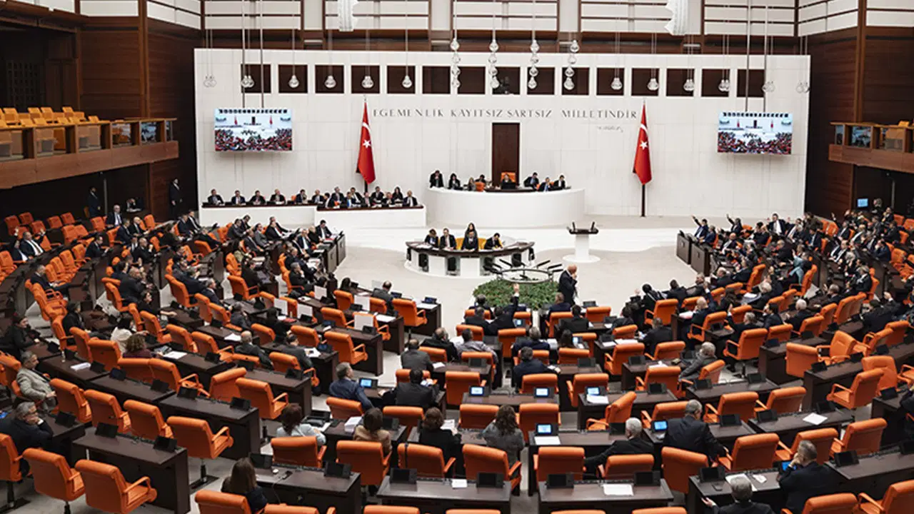 Kızılay Kanun Teklifi'ne sert eleştiri: 'Soyguna teşvik yasası