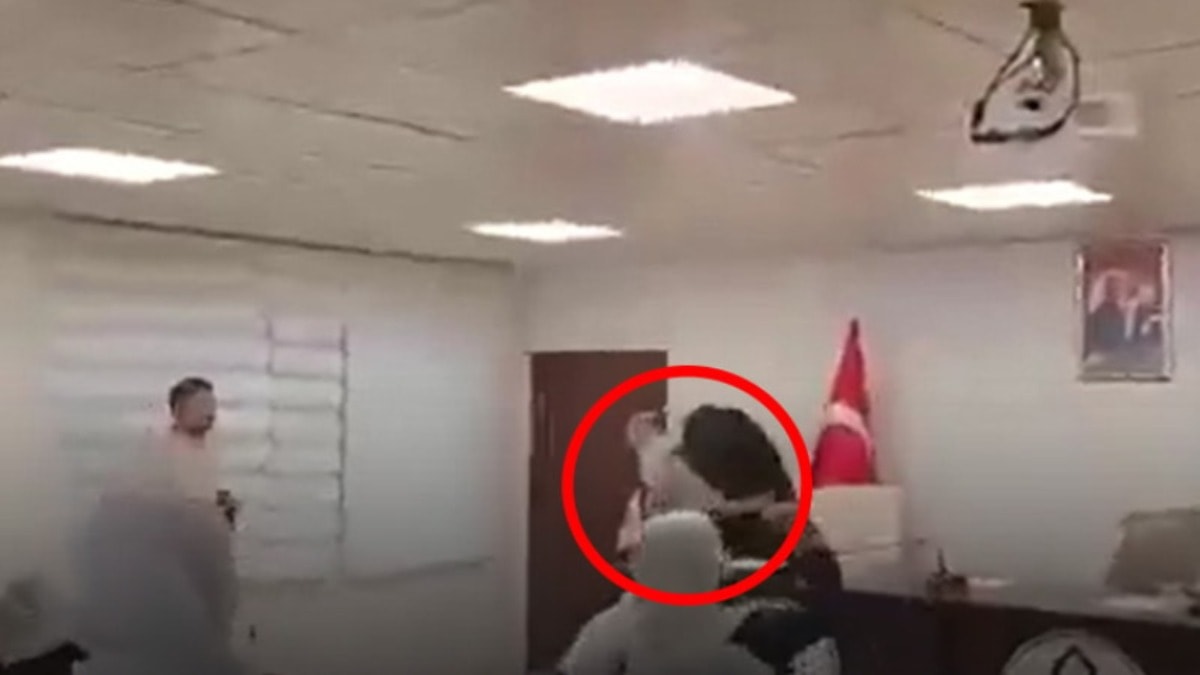Kızıltepe'de belediye meclisi karıştı: Müstehcen görüntü protestosu