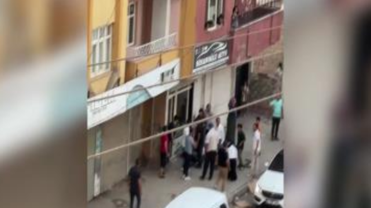 Kızıltepe'de Sokak Kavgası: Bıçaklanan Genç Hayatını Kaybetti