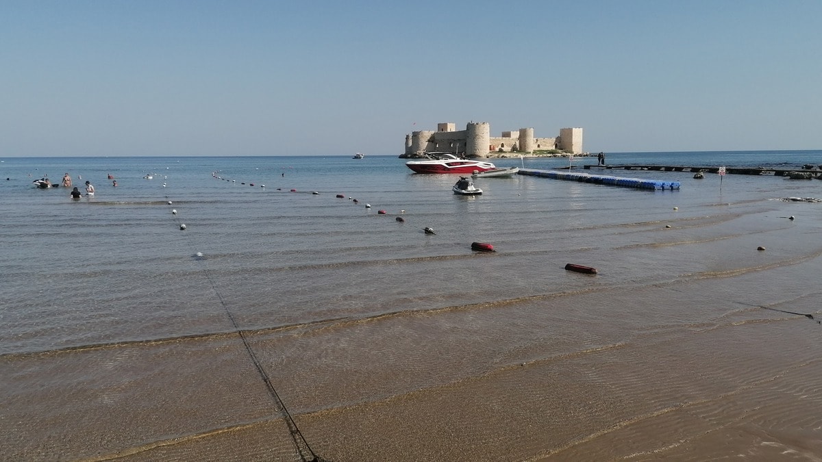 Kızkalesi'nde Ekim Sürprizi: Deniz Sezonu Devam Ediyor