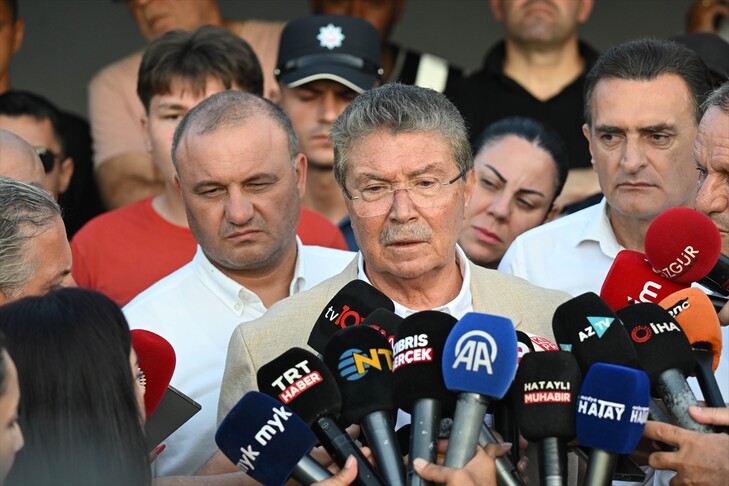 KKTC Başbakanı Üstel: Girne'deki gemi kazası ön raporu en kısa sürede açıklanacak
