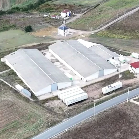 Kocaeli'de Ahbap Deposu Havadan Görüntülendi: Yardımlar Çürümeye Terk Edildi