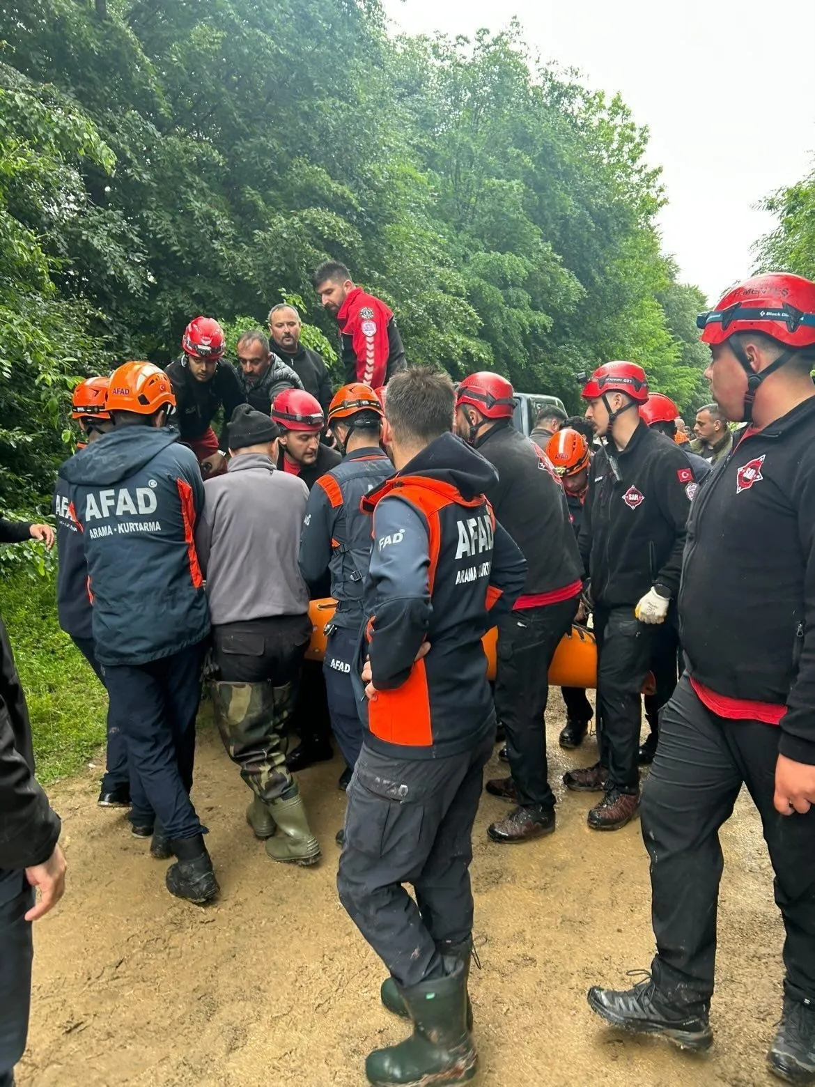 ATV ile bayram ziyaretinden dönen anne ve oğlu derede can verdi