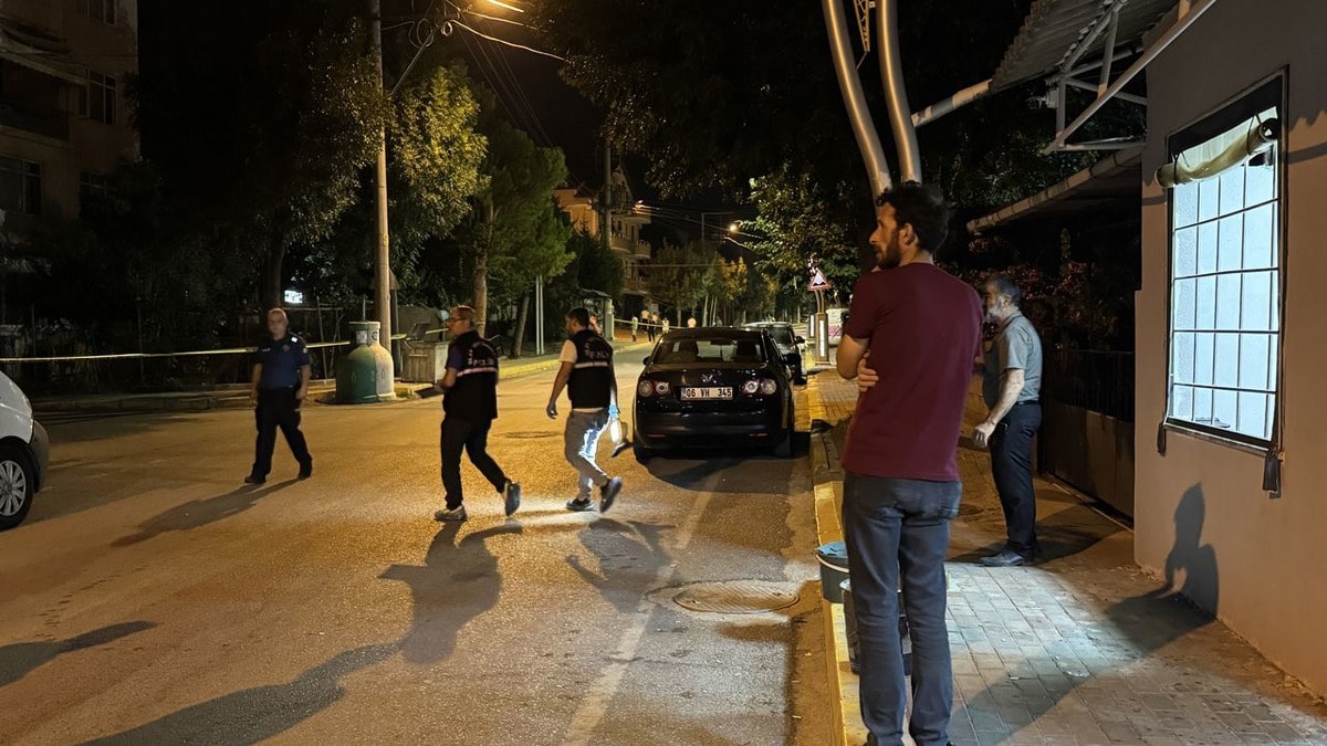 Kocaeli Derince'de İki Aile Arasında Bıçaklı Kavga: 5 Yaralı