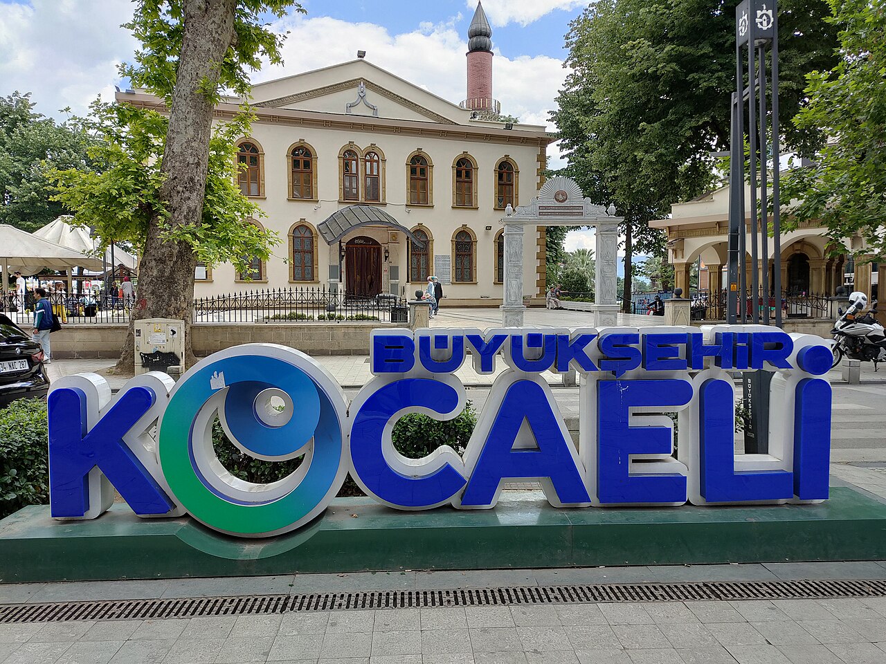 Kocaeli'de genç kıza para karşılığı cinsel teklif skandalı
