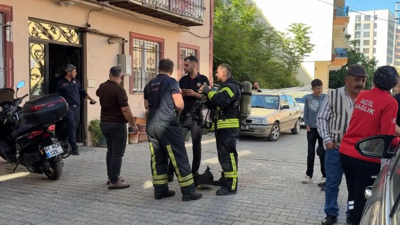 Kocaeli'de kötü kokuların geldiği evde bir kişi ölü bulundu