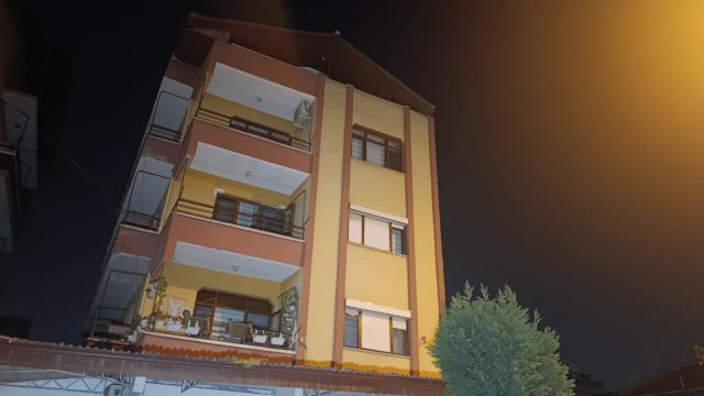 Kocaeli İzmit'te Riskli Bina Tedbir Amaçlı Boşaltıldı