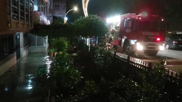 Kocaeli'de sağanak felaketi: Ev ve iş yerleri sular altında