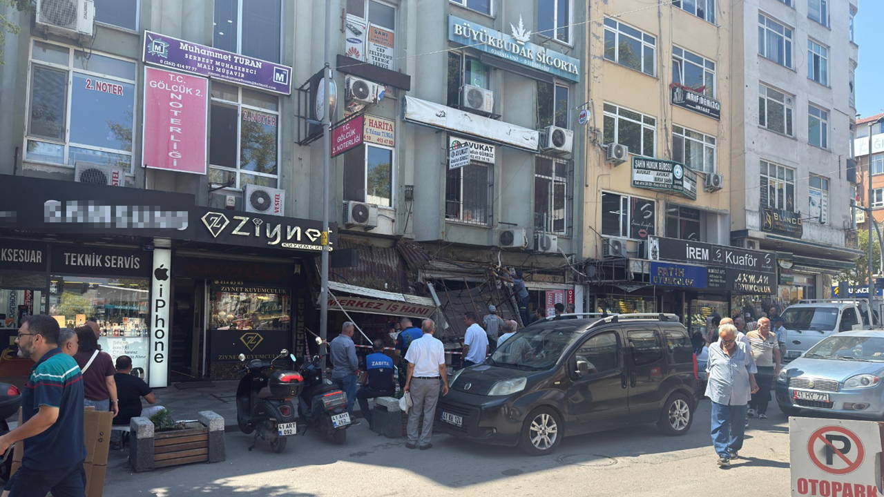 Kocaeli'nde Klima Montajında Çökme: 2 İşçi Yaralandı