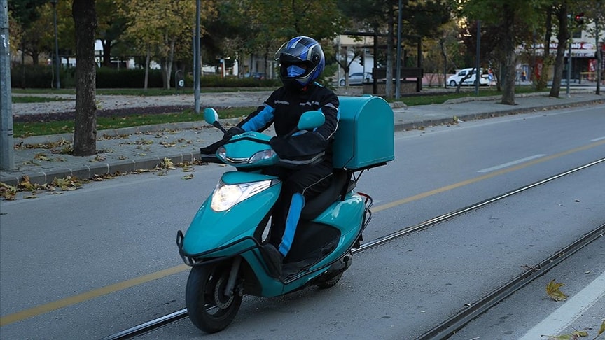 Kocaeli'de Kuvvetli Sağanak: Motosiklet ve Kuryelere Trafik Yasağı