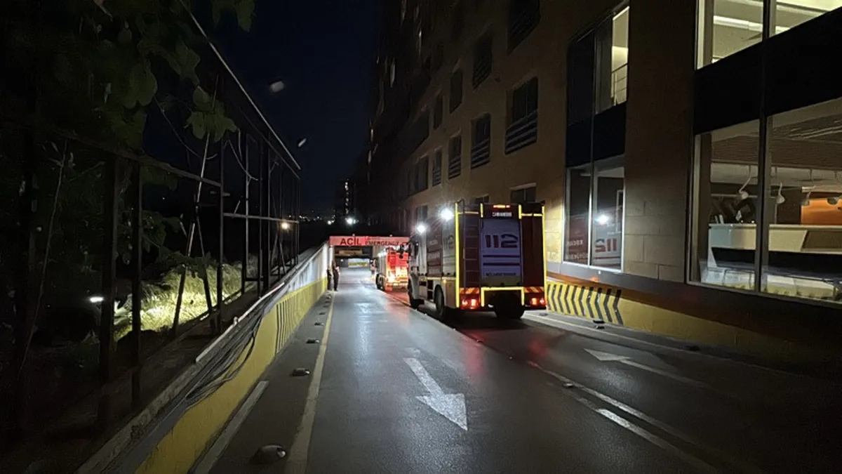 Kocaeli'de özel hastanede yangın paniği: 2 kişi dumandan etkilendi