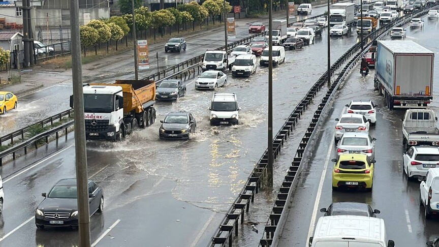 Kocaeli'de Sağanak Nedeniyle Yarın Eğitime Ara Verildi