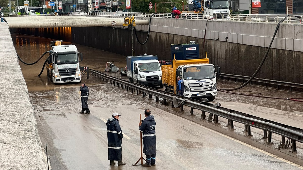 Kocaeli'de Sağanak Nedeniyle Eğitime Bir Gün Ara