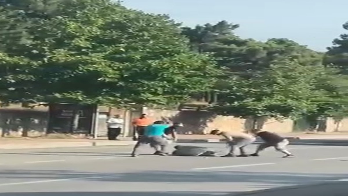 Kocaeli'de trafik kavgası: Sopayla dövülen kişi hastaneye kaldırıldı