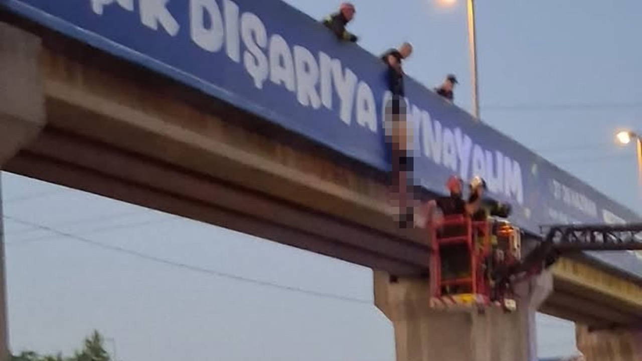 Kocaeli'de üst geçitte asılı ceset bulundu: Olay yeri incelemesi sürüyor