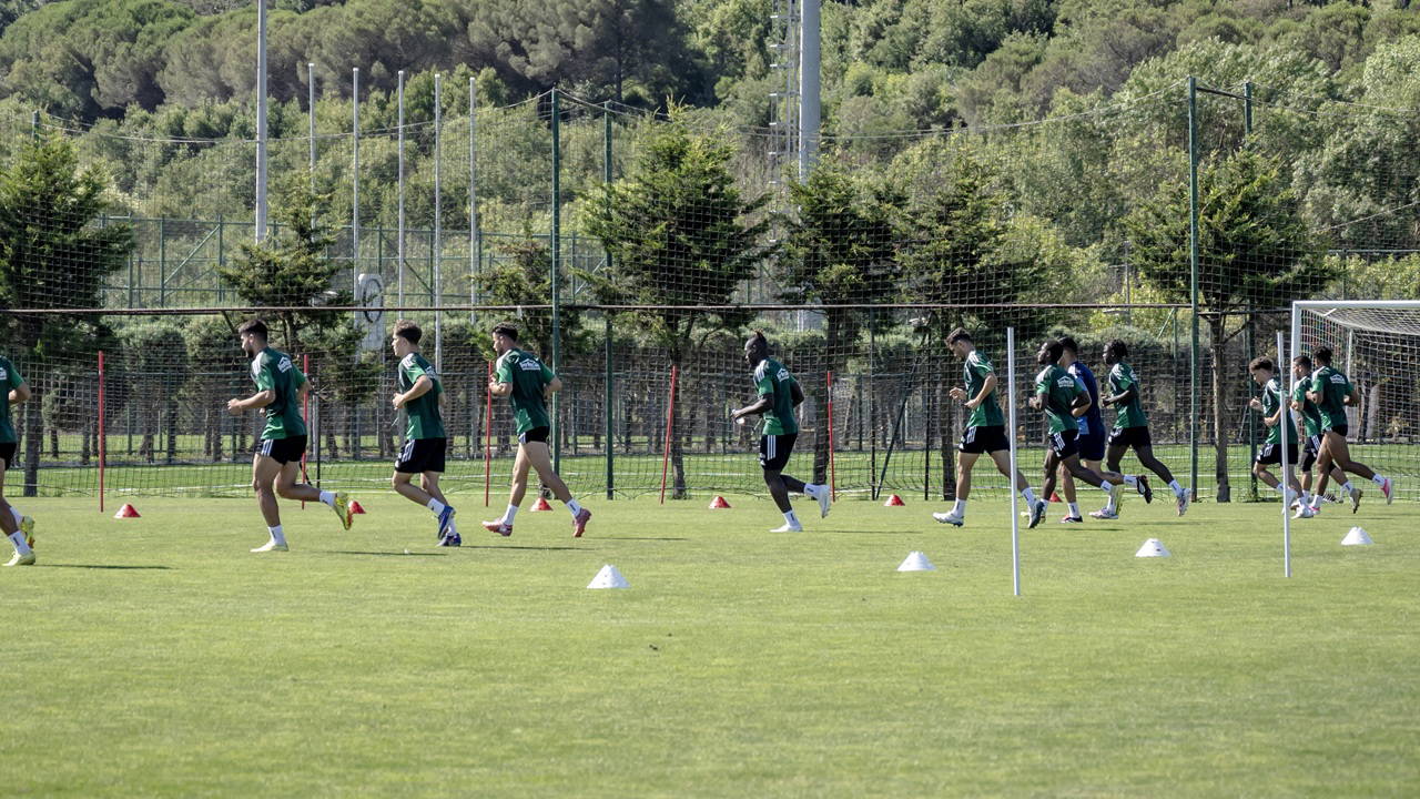 Kocaelispor yeni sezon formalarını tanıttı