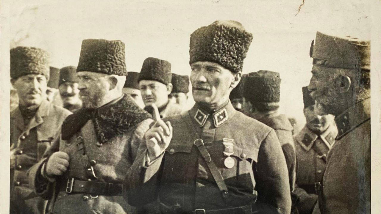 Kod Adı Zafer: Telgraf Tellerinde Saklı Kahramanlar