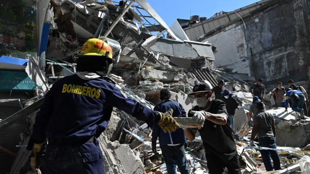 Kolombiya'da 7,4 Büyüklüğündeki Depremde Can Kaybı 273'e Yükseldi