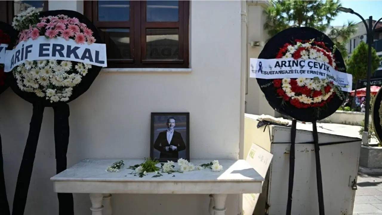 Kolombiya Uçak Kazasında Ölen İş İnsanı İçin Gıyabi Cenaze Namazı
