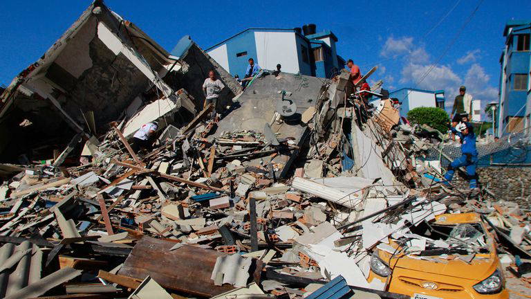 Kolombiya'daki depremde can kaybı 281'e yükseldi