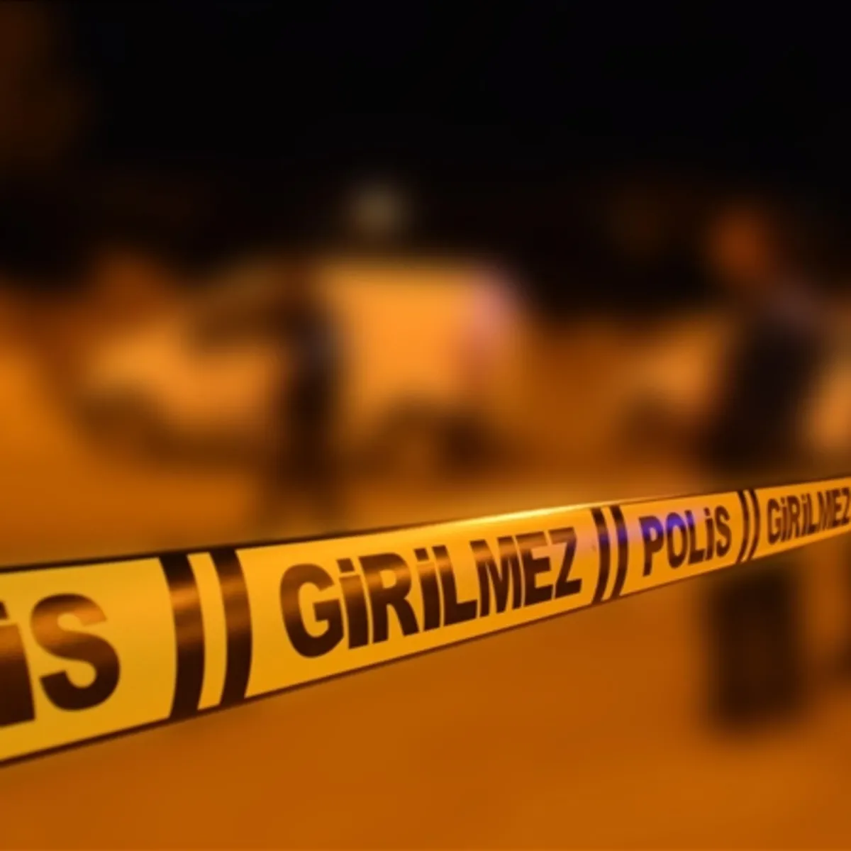 Binanın kolonlarından ses gelince 30 daire gece yarısı tahliye edildi