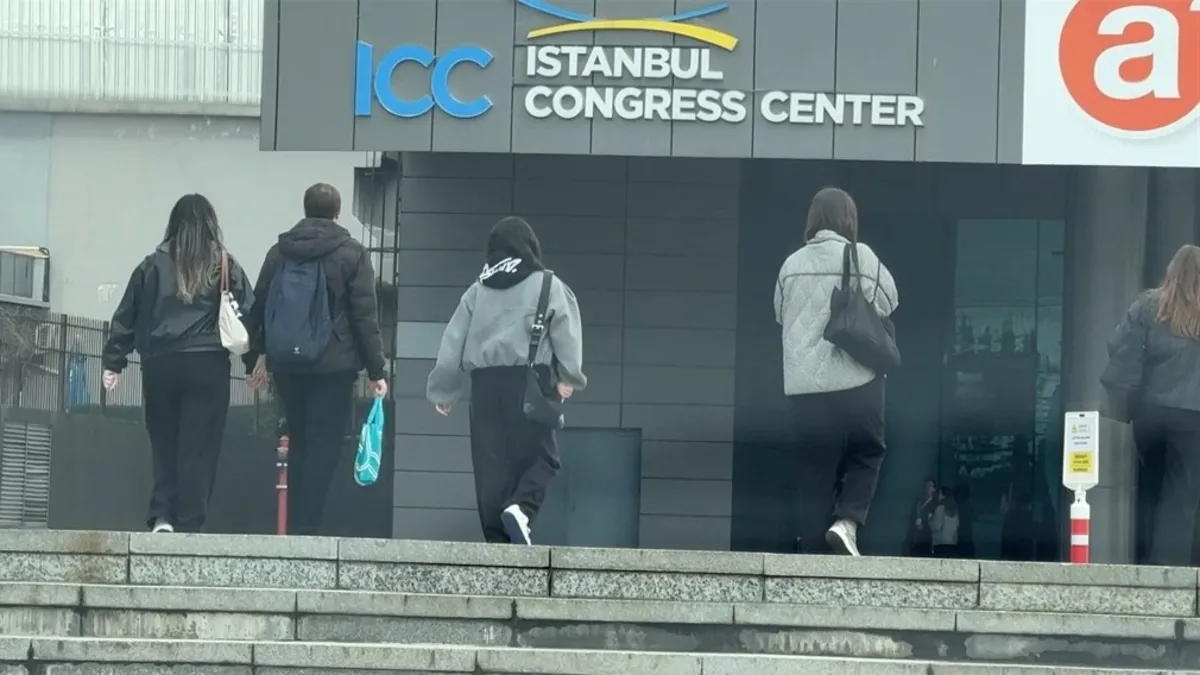 Konserde fenalaşan 3 gençten ikisi hayatını kaybetti