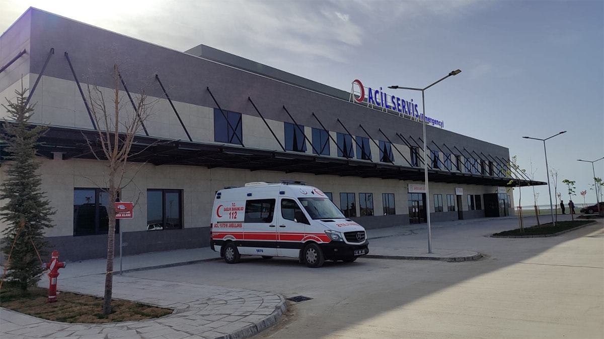 Konya'da 20 günlük bebek babasının minibüsü altında can verdi