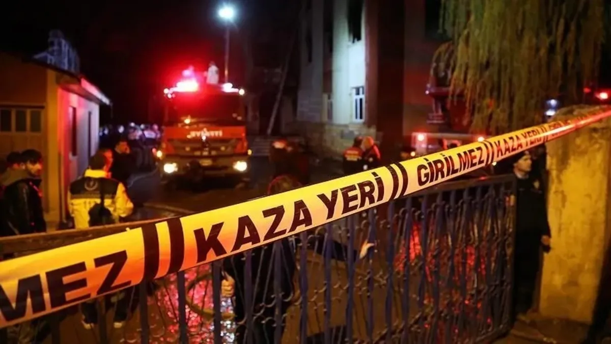 Konya-Antalya yolunda tur otobüsü devrildi: 1 ölü, 12 yaralı
